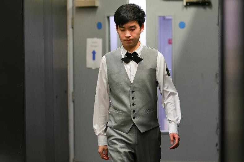 一个通过音 一个通过音